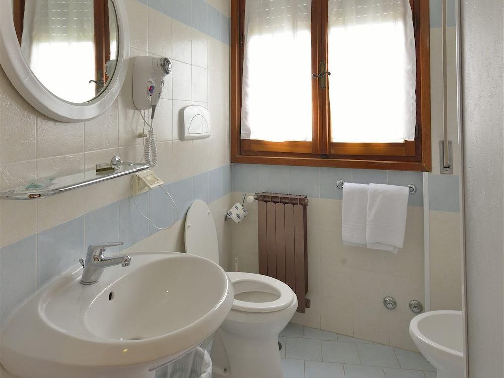 Hotel Attico Кианчано Терме Екстериор снимка