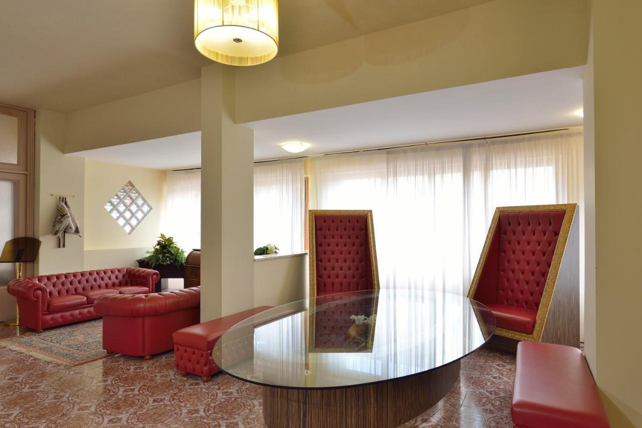 Hotel Attico Кианчано Терме Екстериор снимка